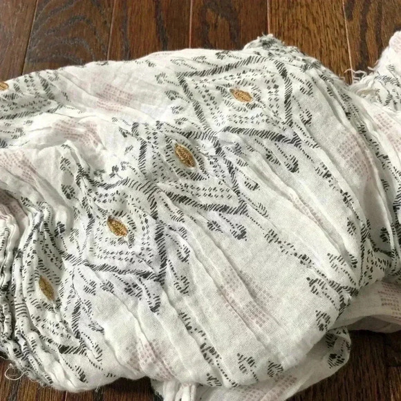 Vintage American Eagle Infinity Scarf - Black/White/Pink w/ Gold Appliqué - Picture 6 of 6